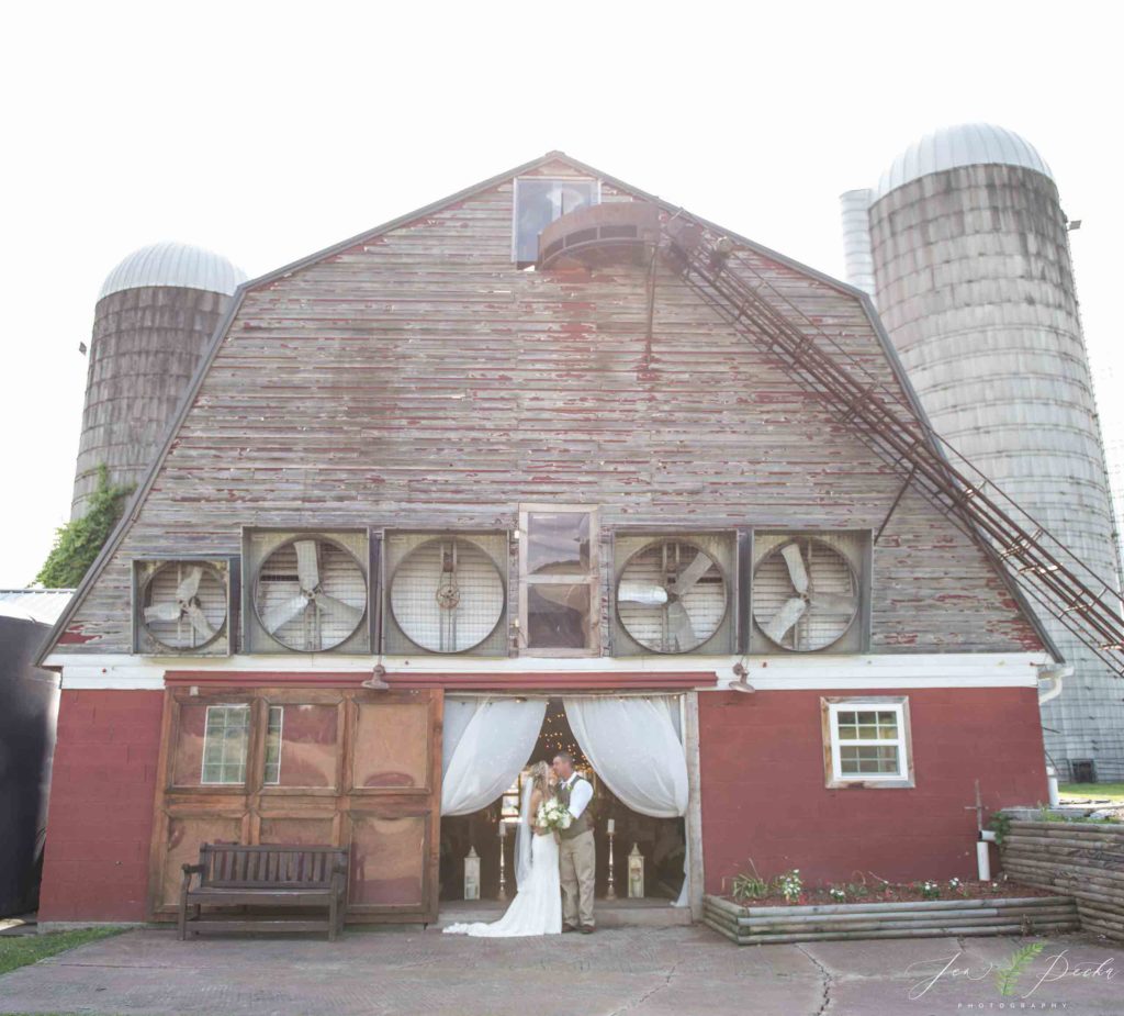 megan-rory-gilbertsville-farmhouse-wedding-rustic-jen-pecka-photography-356